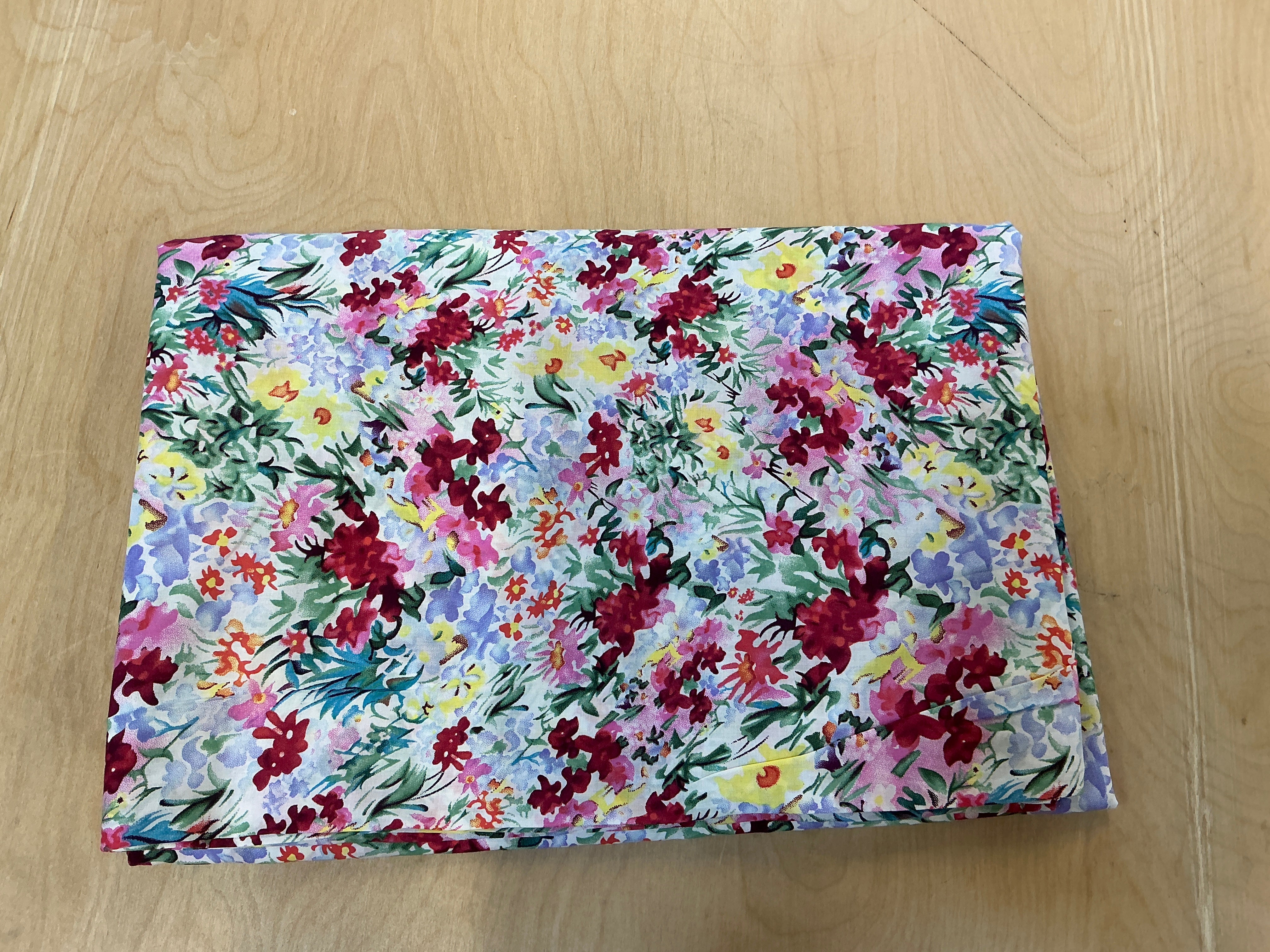 BOLT END - 1.35M x 1.4M Cottage Garden Cotton Lawn