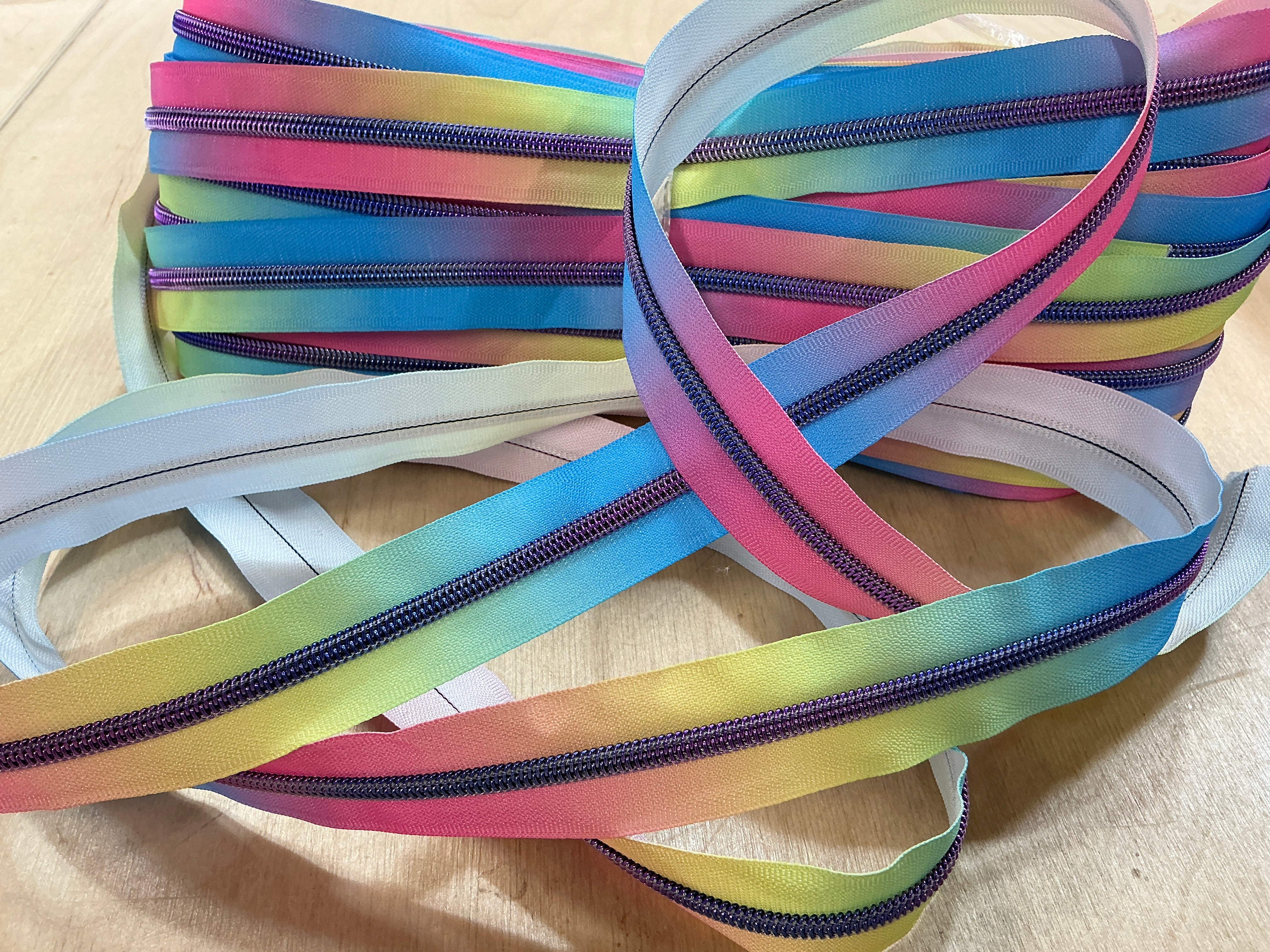 Pastel Rainbow Ombre with Purple Iridescent Teeth Continuous Zipper Tape