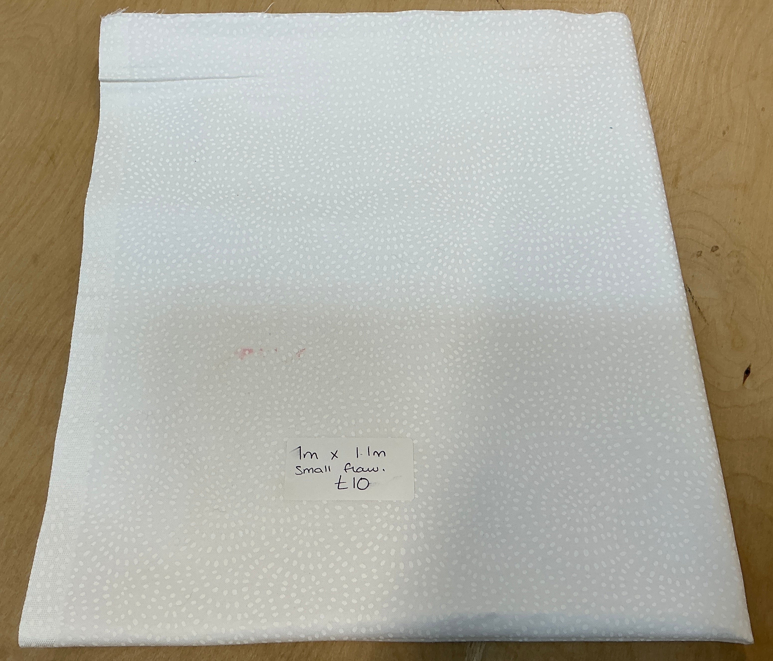 Remnant - (FLAWED) L1M x W1.1M White on White Twist Cotton