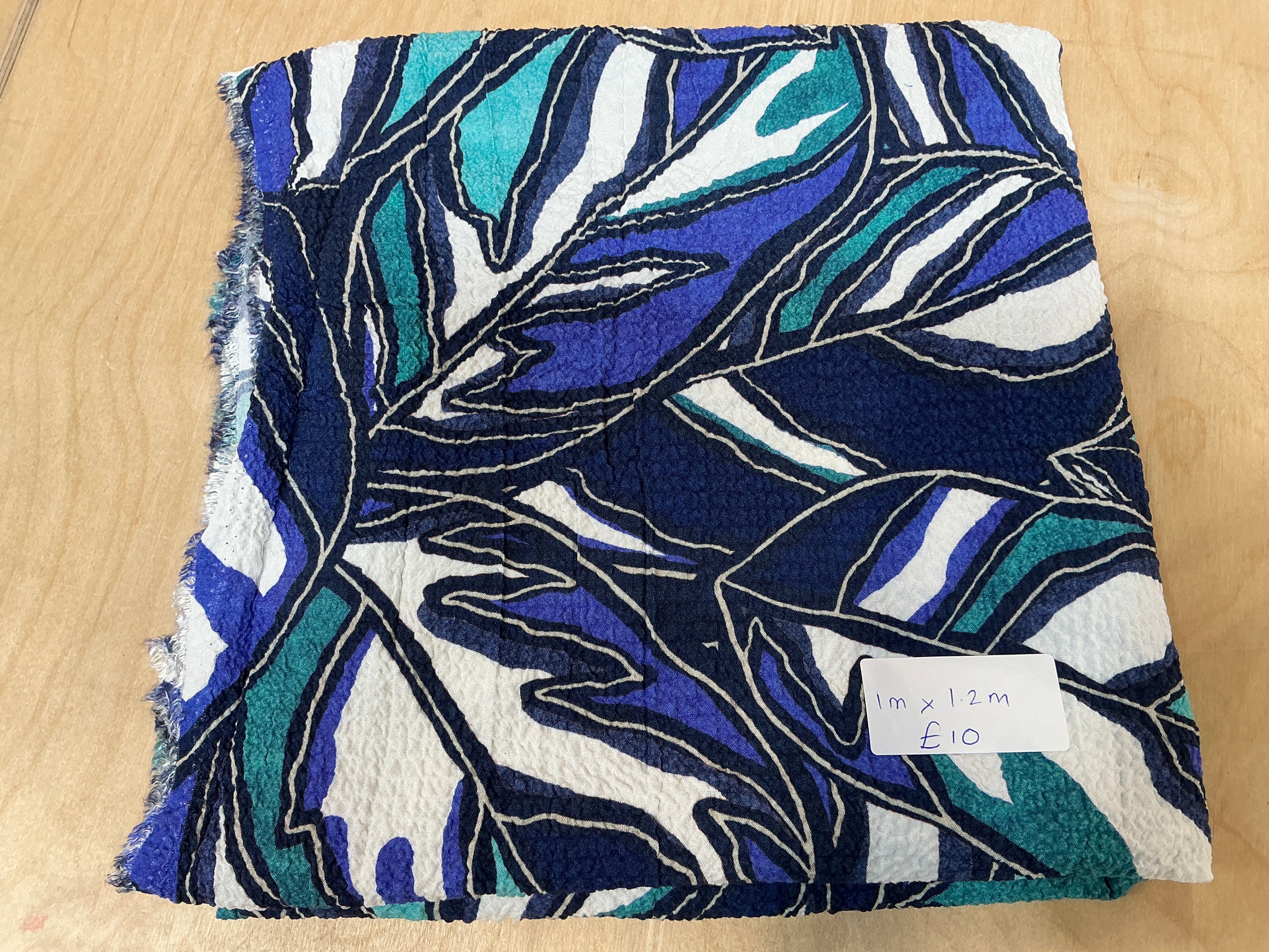 BOLT END - L1M x W1.2M Exotic Leaves Bubble Viscose