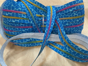 Blue Splodges with Rainbow Teeth Continuous Zipper Tape