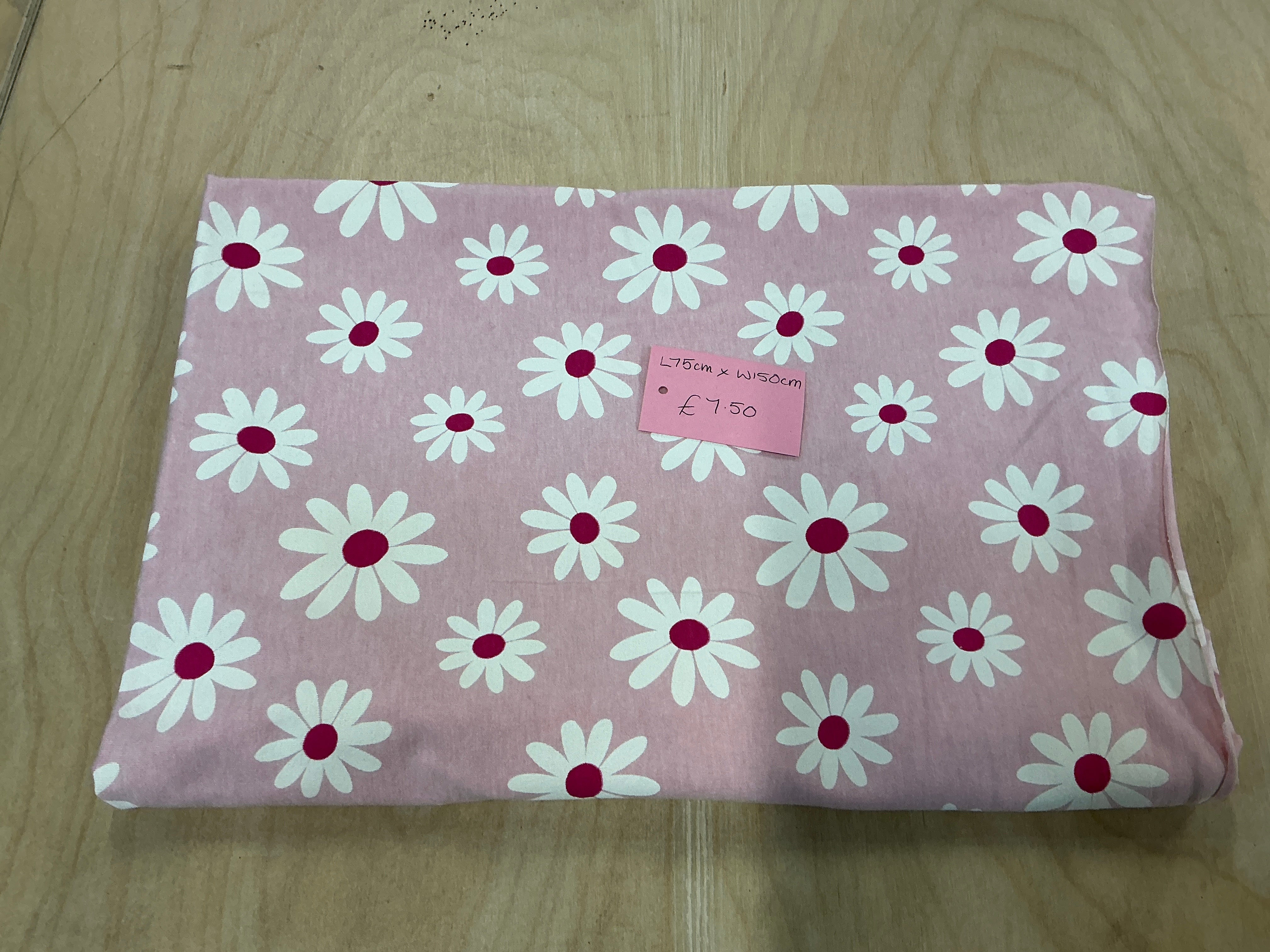 REMNANT - L75cm x W150cm Daisies on Pink Melange Jersey