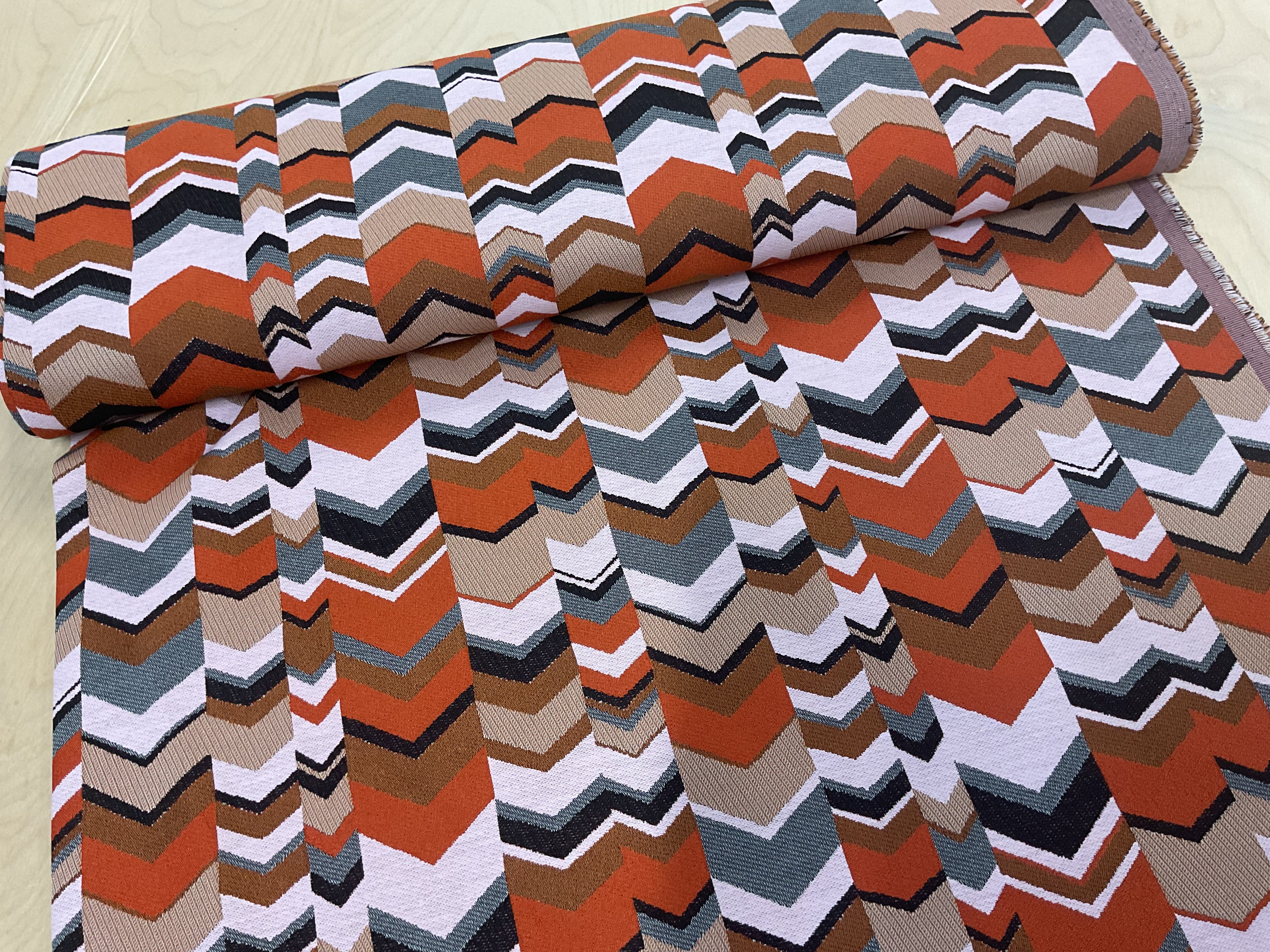 Chevron Stripe Tappestry