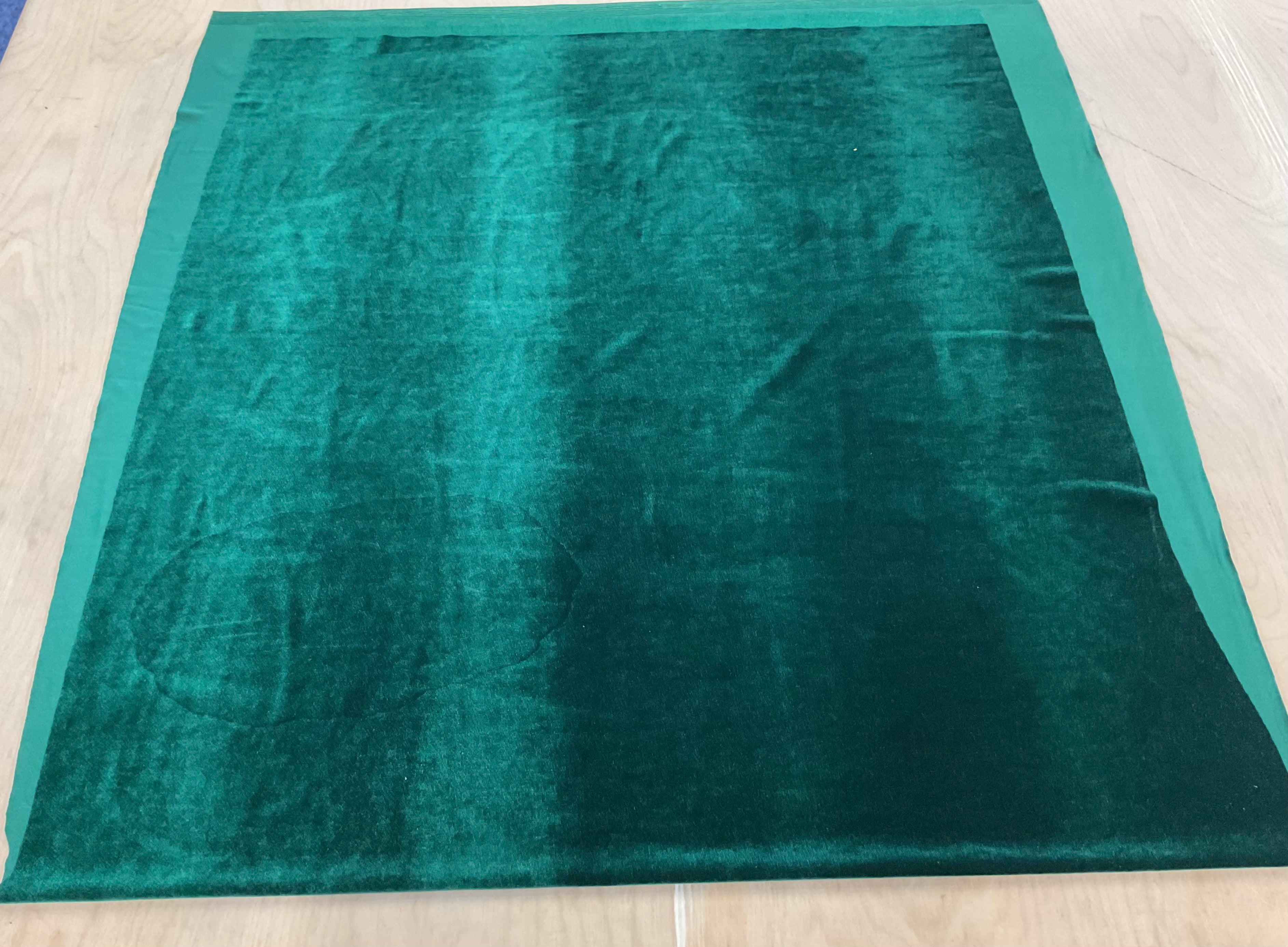 REMNANT  - (FLAWED) 65cm green stretch velour