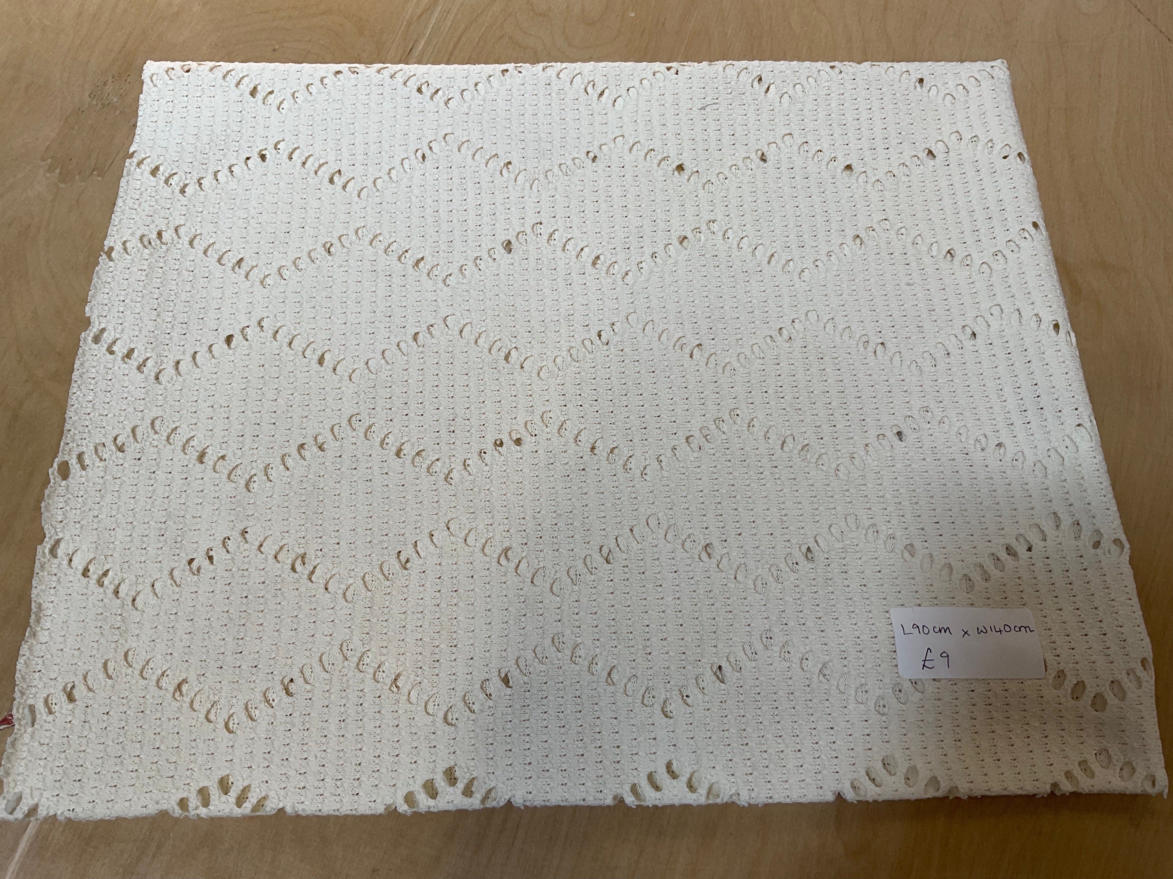 REMNANT L90cm x W140cm Large Diamond Crochet